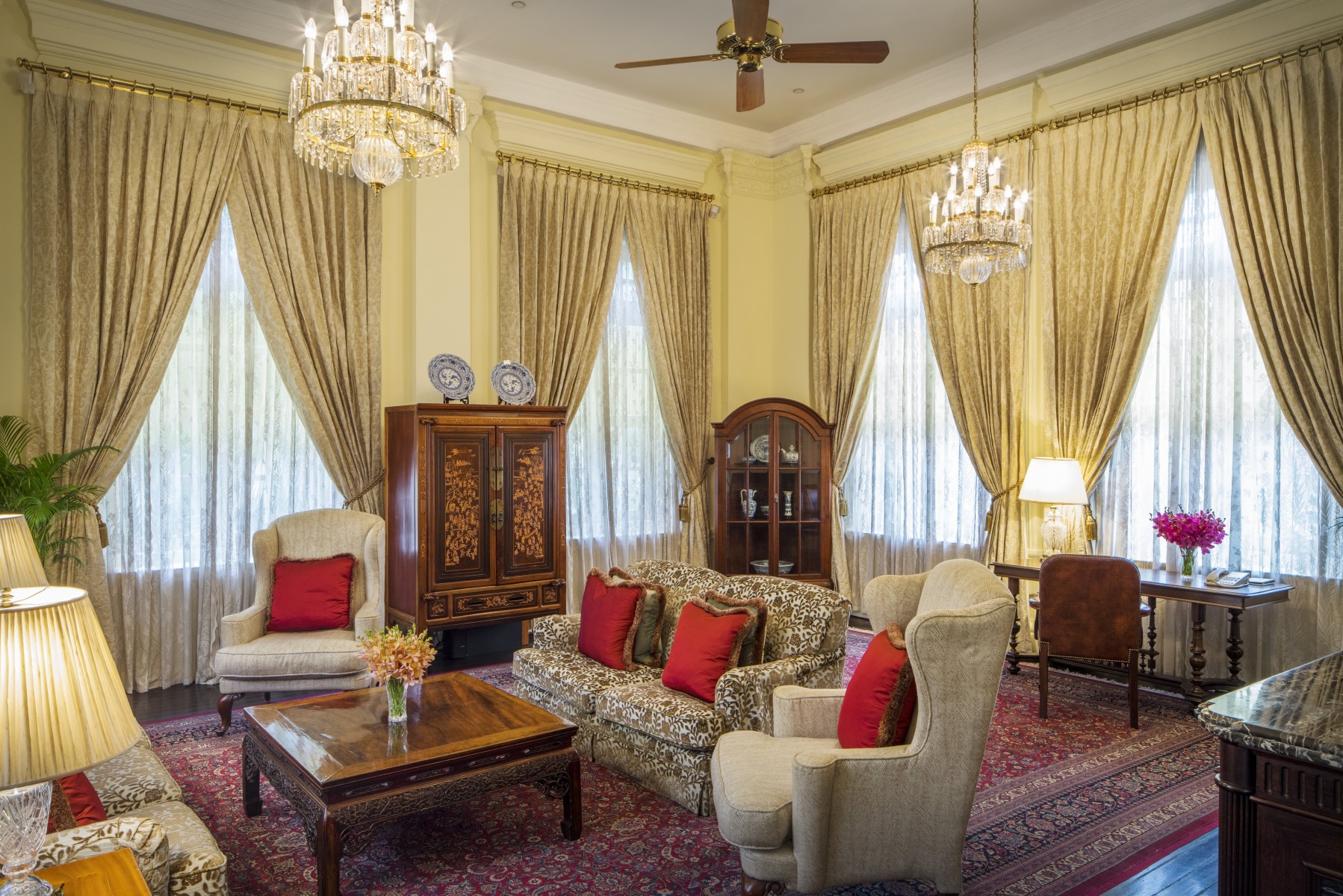 Raffles Hotel Prezidentské apartmá-Obývací pokoj