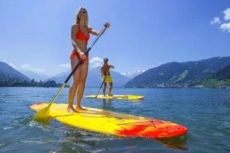 Fra kold gletsjer is til varm badesø i Østrig, Zell an See, Kaprun