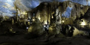 The Dark Cave i Vietnam: På eventyr med zip-lining og grotter