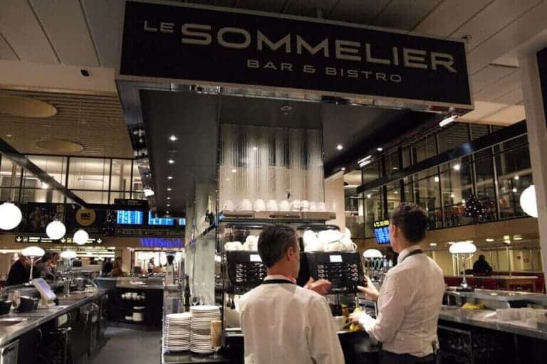 Her handler du taxfree i Københavns Lufthavn i mere end 120 butikker 8 Taxfree shopping? Her kan du finde alle de mere end 200 lækre taxfree shops i Københavns Lufthavn. Shop før eller efter rejsen i Kastrup.
