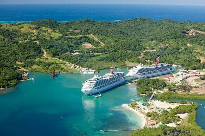 Honduras, Roatan Cruises ligger til i den fantastiske bugt