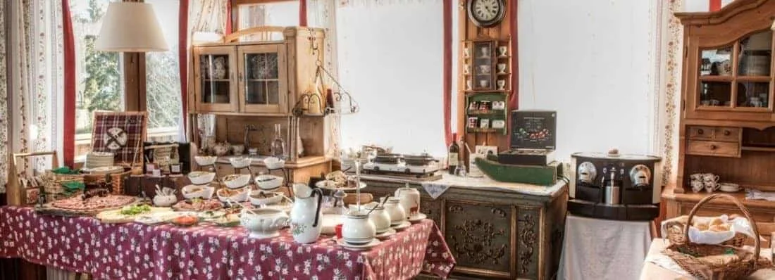 Angerer-Alm-St.-Johann-in-Tirol-morgenmads buffet
