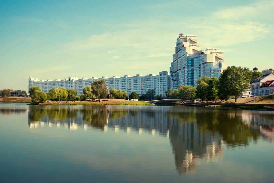 Moderne highrise bygning i Minsk, Belarus