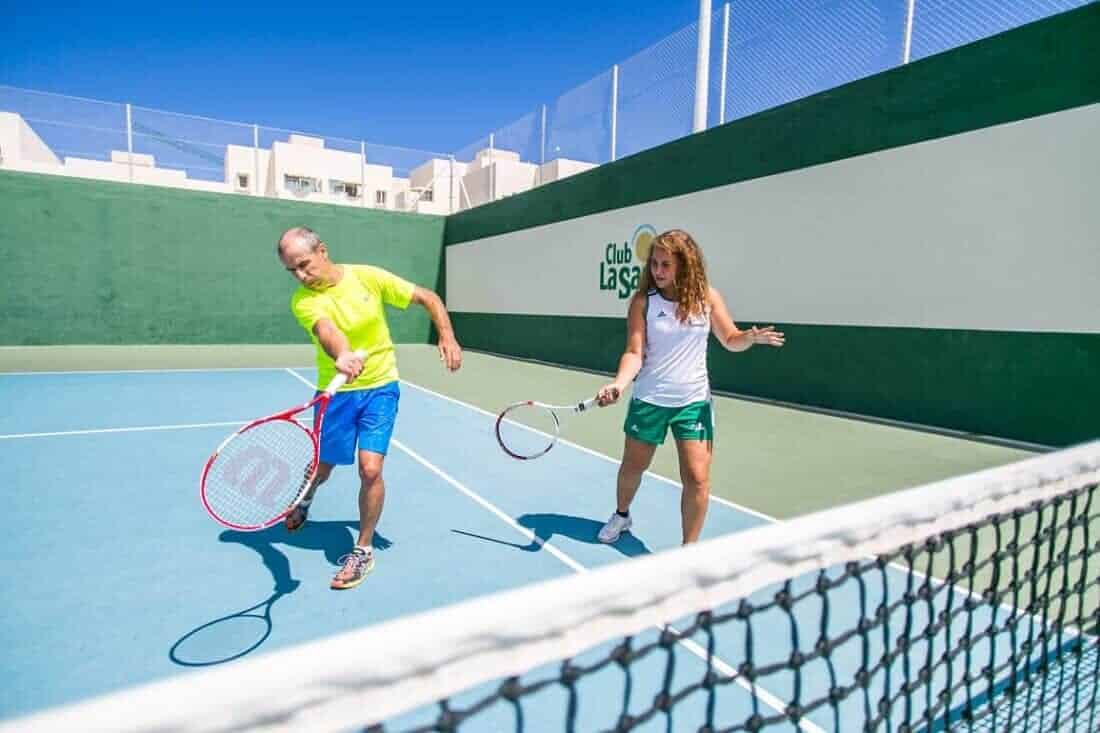 La santa tennis-instruction_25166379216_o