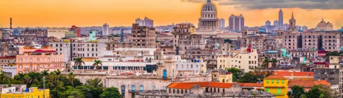 Rejser til Cuba.Havana, Cuba downtown skyline.