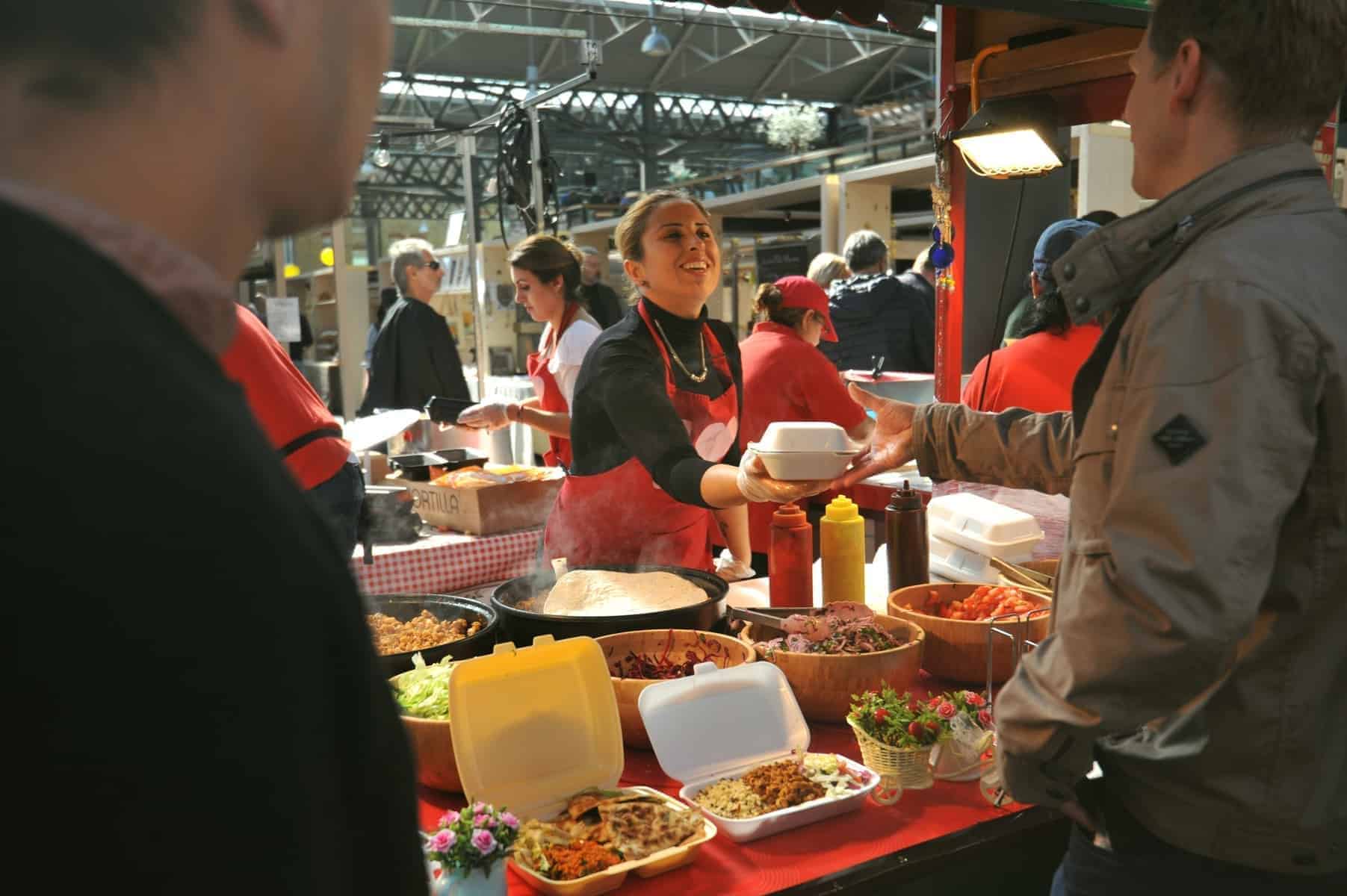 Etnisk street food i East London. Det er engelsk mad, når det er nemt, spicy og lækkert.