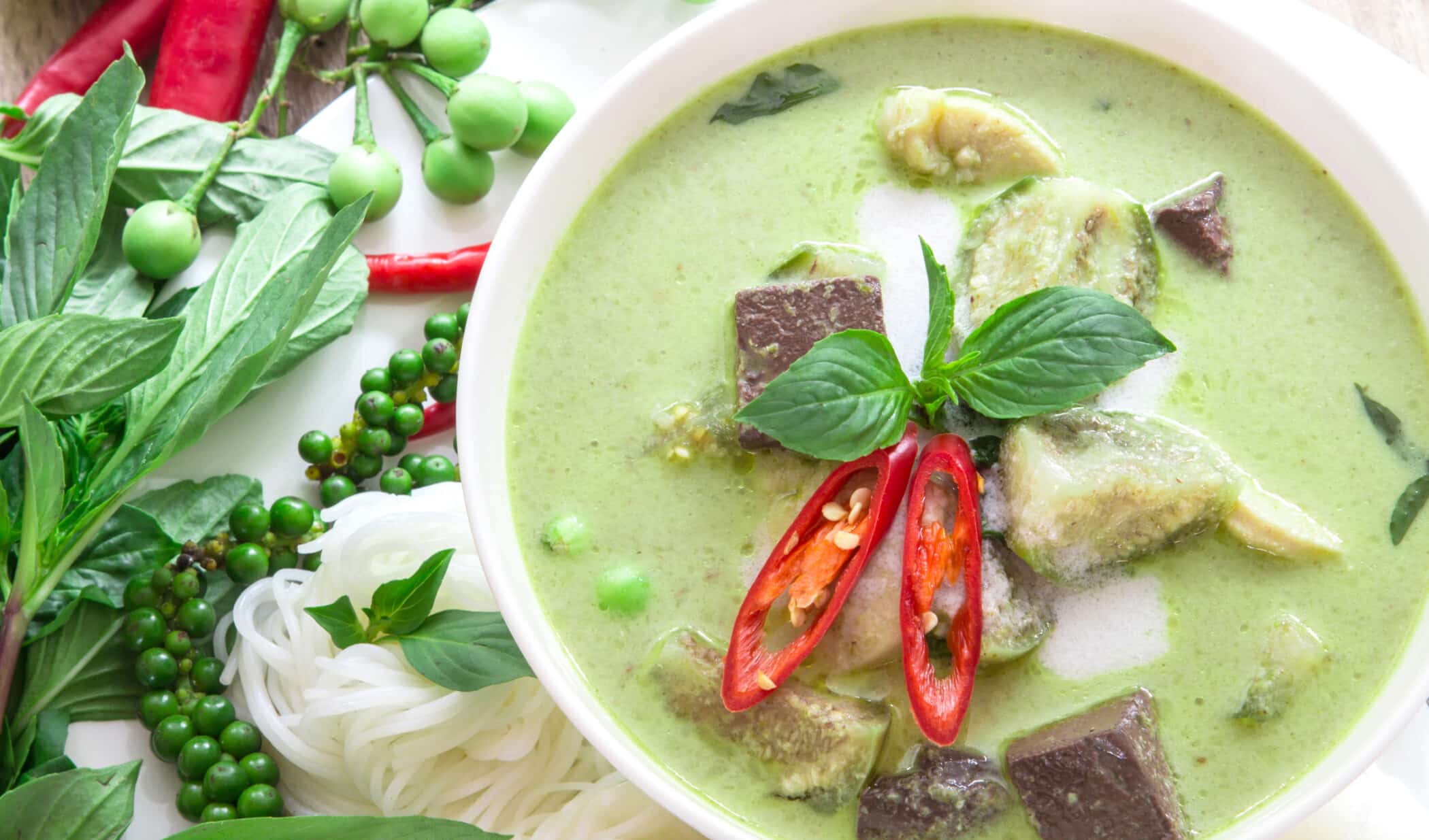 Gaeng keow wan gai. Green curry creamy coconut milk with chicken, Thai mad