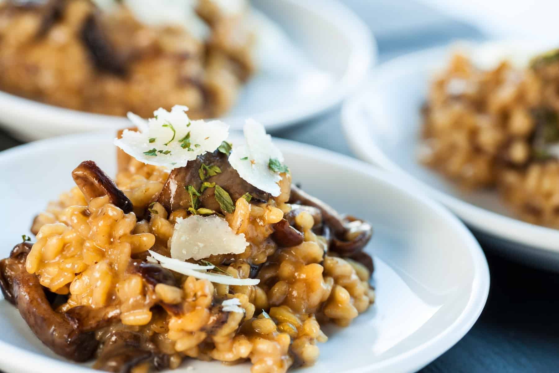 Small portion of fungi risotto rice.