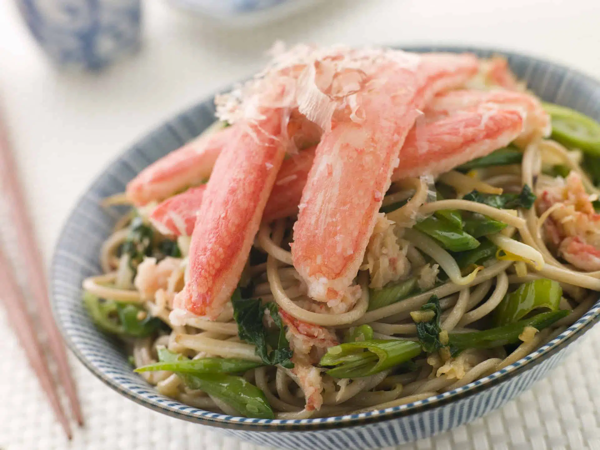 Snow Crab ogSoba Noodle Salad og naturligvis chopsticks