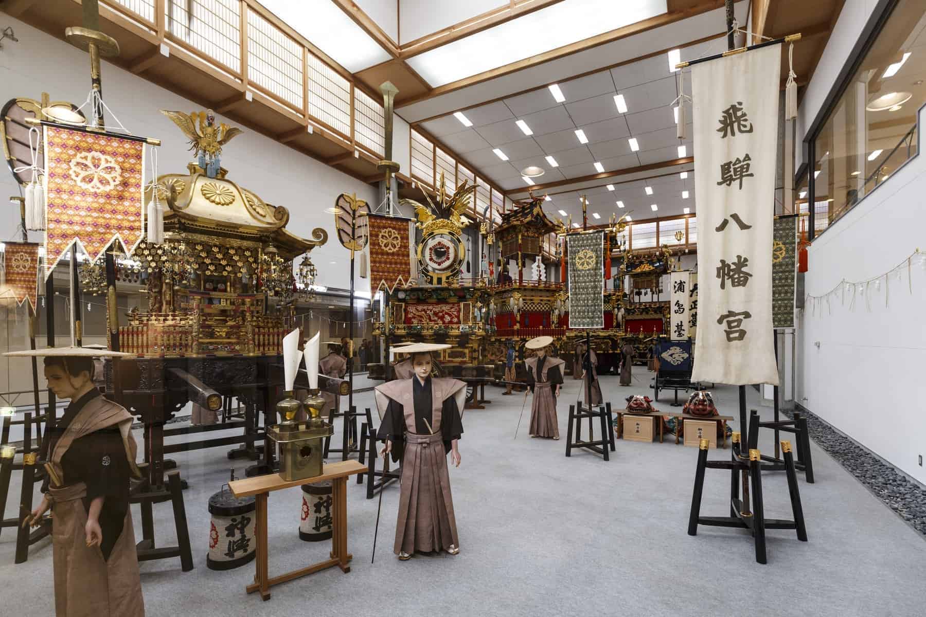 Takayama Matsuri Yatai Kaikan, en udstilling ved siden af Sakurayama Hachiman Shrine. Rejser til Japan