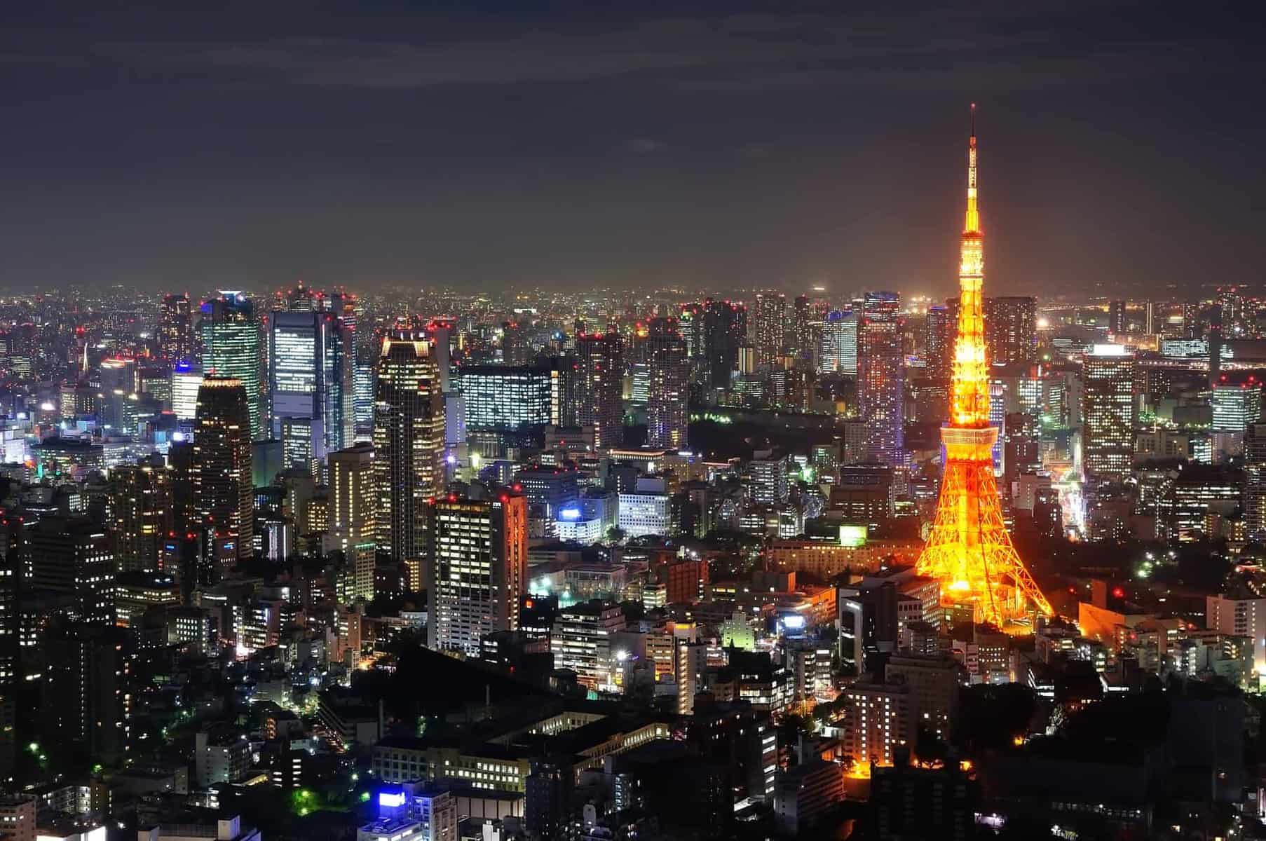 Tokyo tower at night and city view