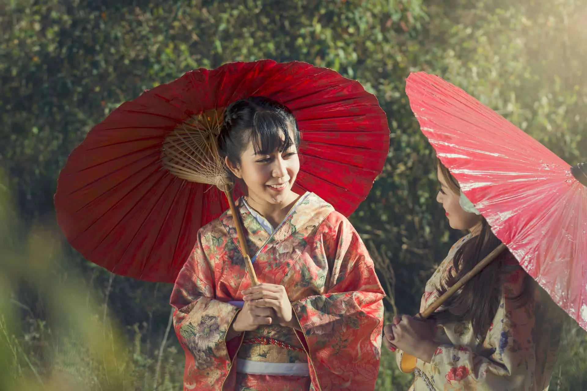 PIg er i yukata kimono, klar til festival
