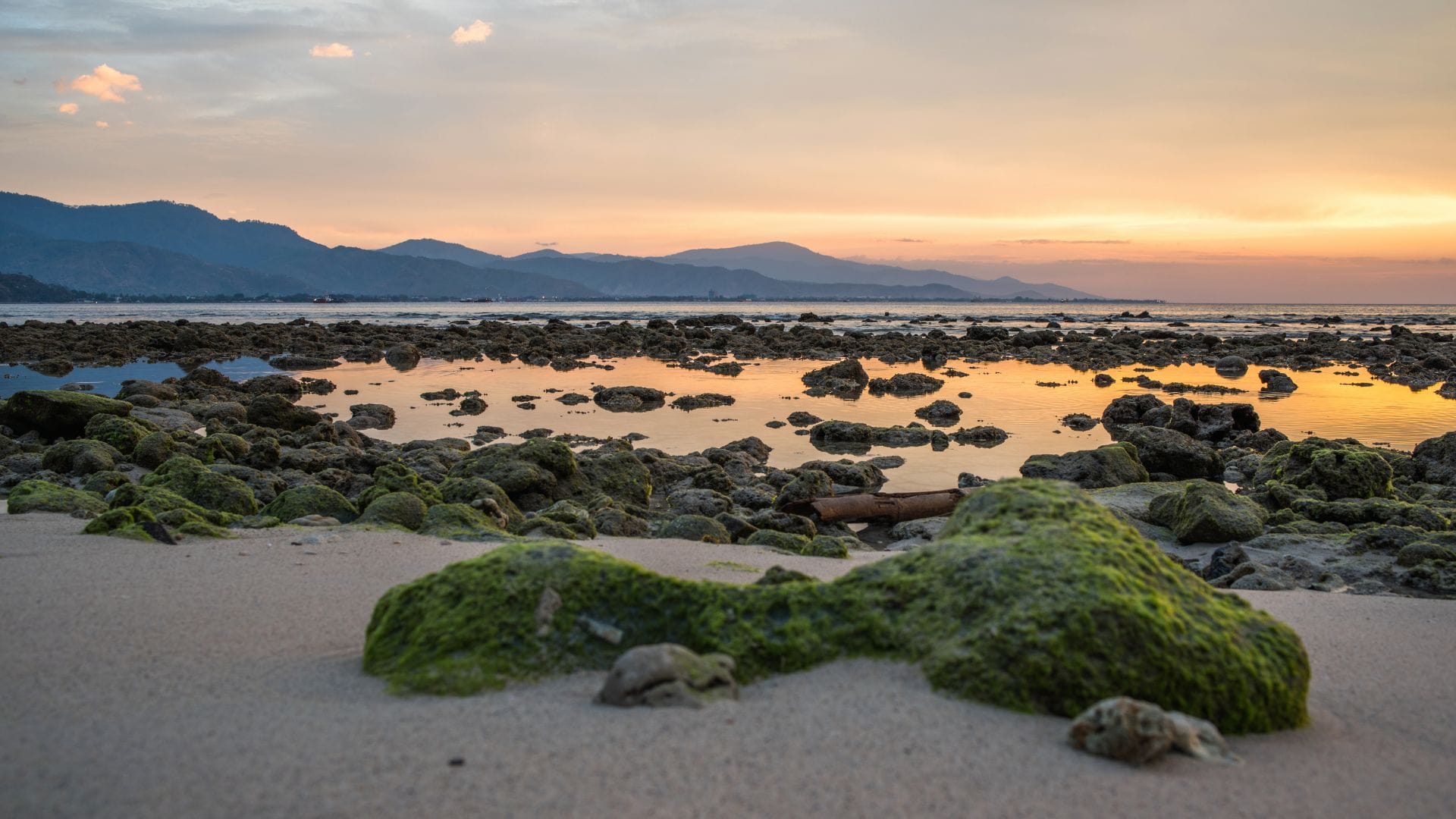 Solnedgang ved Cristo Rei-statuen i Dili – Timor-Lestes ikoniske vartegn og et fredfyldt hjørne blandt Asiens 10 mindste lande