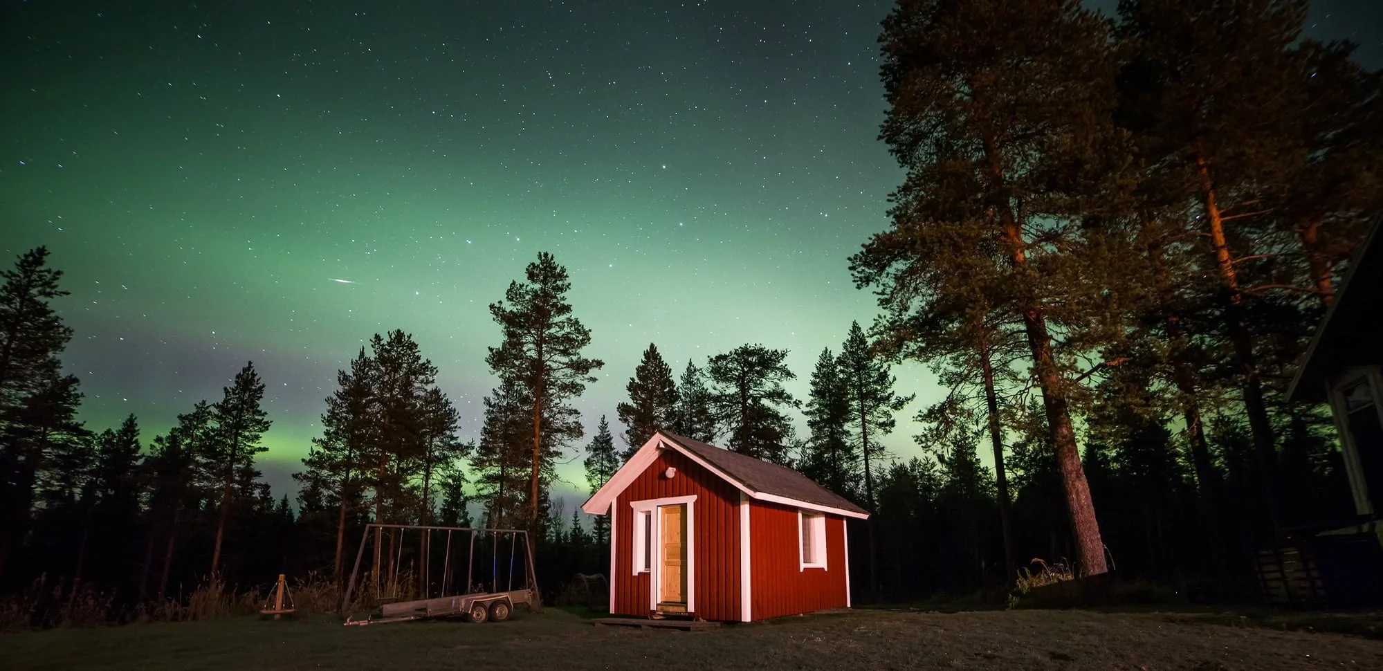 A beautiful green and red aurora dancing