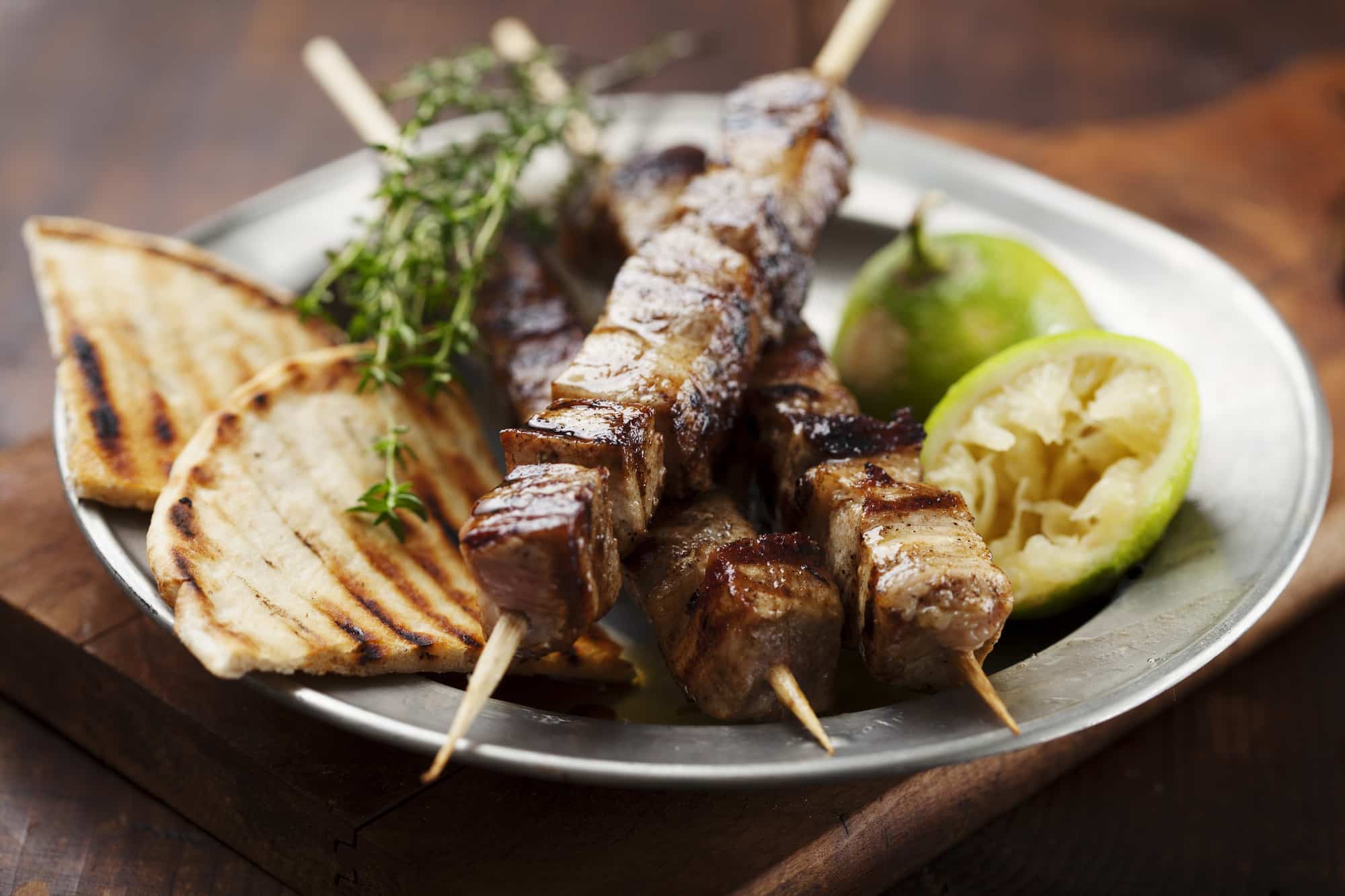 Souvlaki-kødspid-græsk-mad