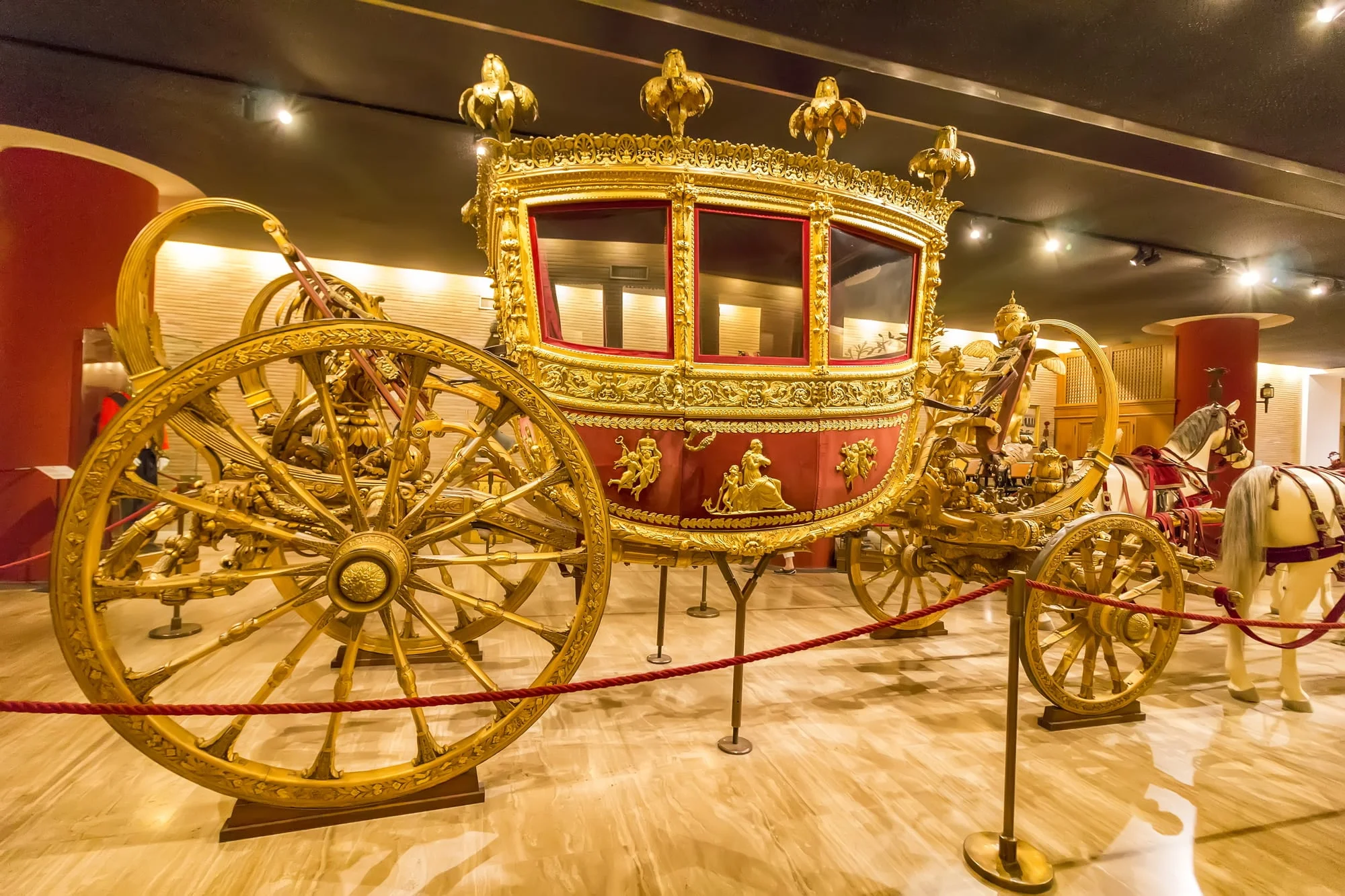 VATIKANETS MUSEUM. Carriage in the Hall of the historic transportation vehicles of the Pope, Vatican Museum. It was established in 1506