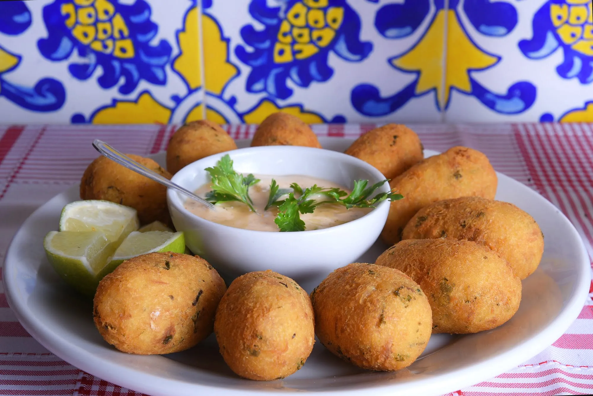 Bolinhos de bacalhau, very famous in Portuguese, Bacalau/tørret torks som fiskeboller