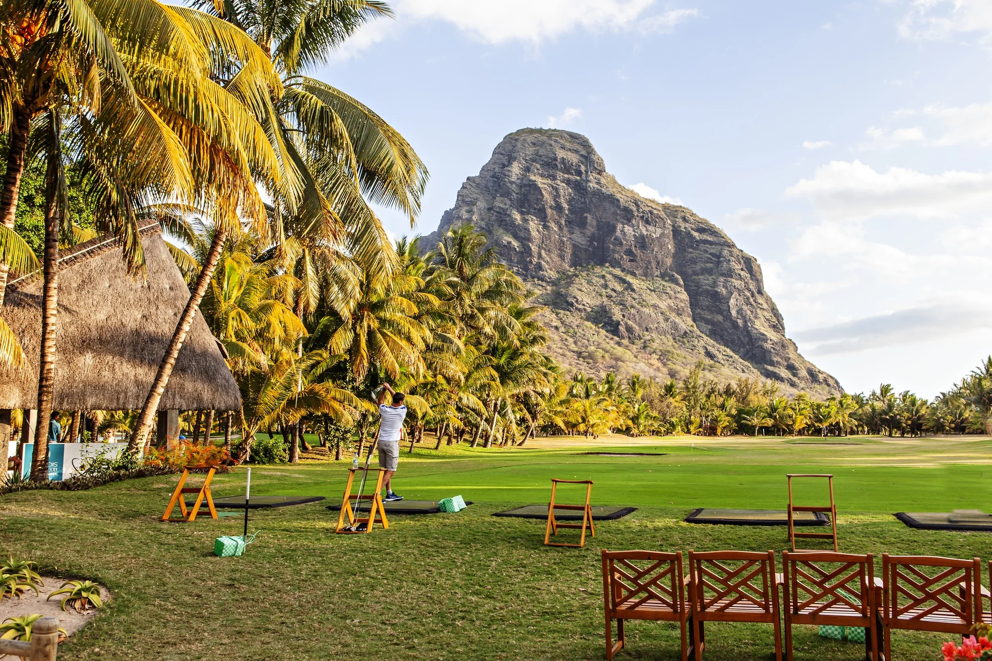 playing golf on the mauritius island