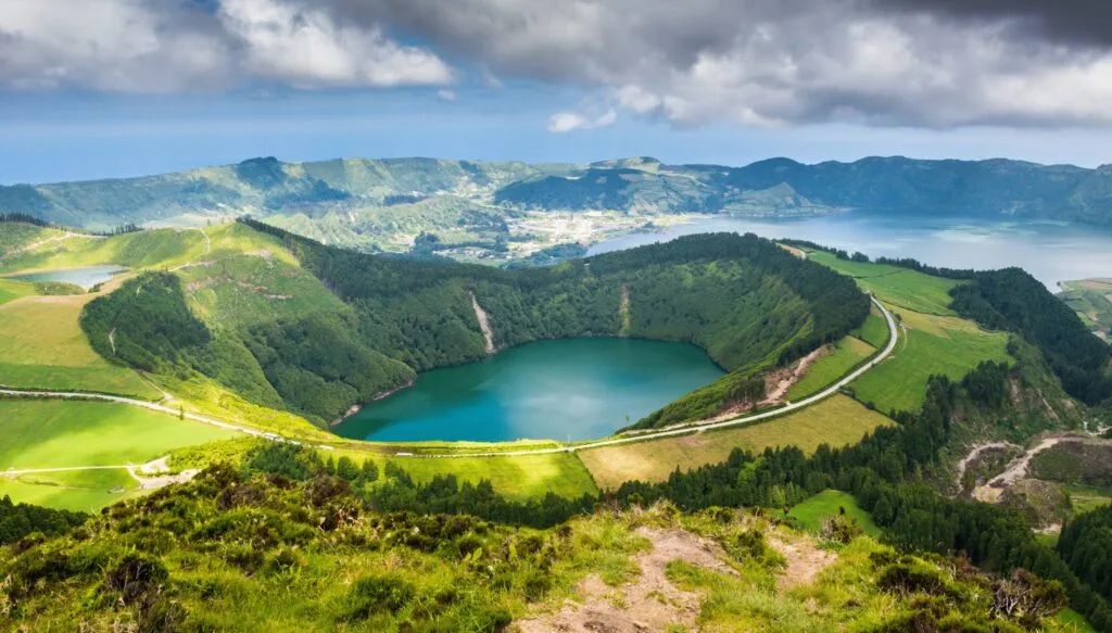 Hvor skal man tage hen for utrolige øer og andre tilknyttede lande som Azorerne, Kanarieøerne, Madeira, Cypern og Malta?