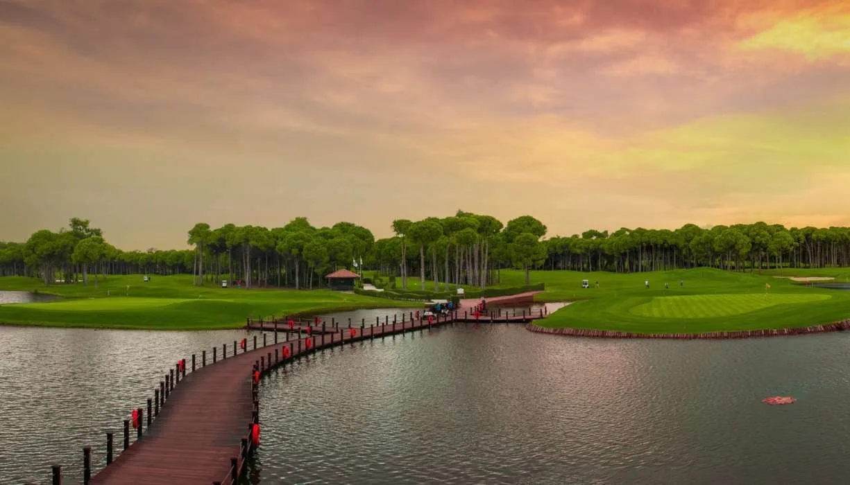 Sueno Golf Club, en af Belek områdets fine golfbaner med tilhørende lækkert golfresort