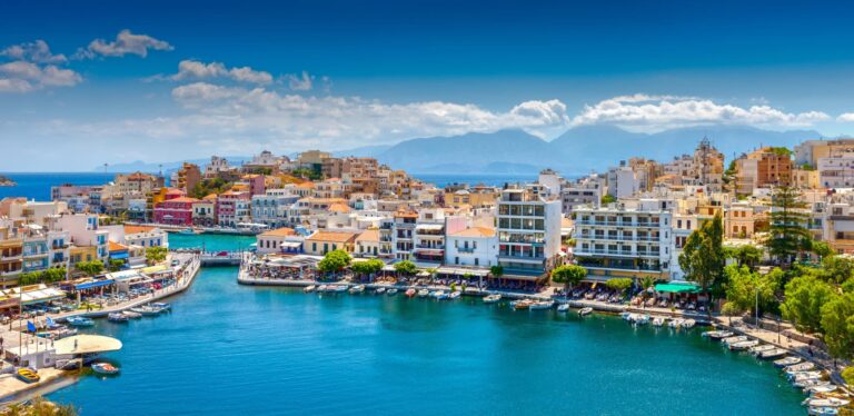 Rejser til Kreta, den største ø i Grækenland 1 Rejsen til Kreta. Agios-Nikolaos-Kreta-Greece-scaled