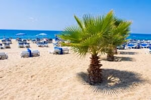 Hvor lang tid tager det at flyve til Alanya?