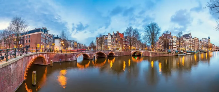 Kongeriget Nederlandene fra Amsterdam til Aruba 1 Kongeriget Nederlandene fra Amsterdam til Aruba
