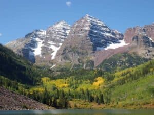 Rocky Mountains. Maroon Bells. Rejser til Canada