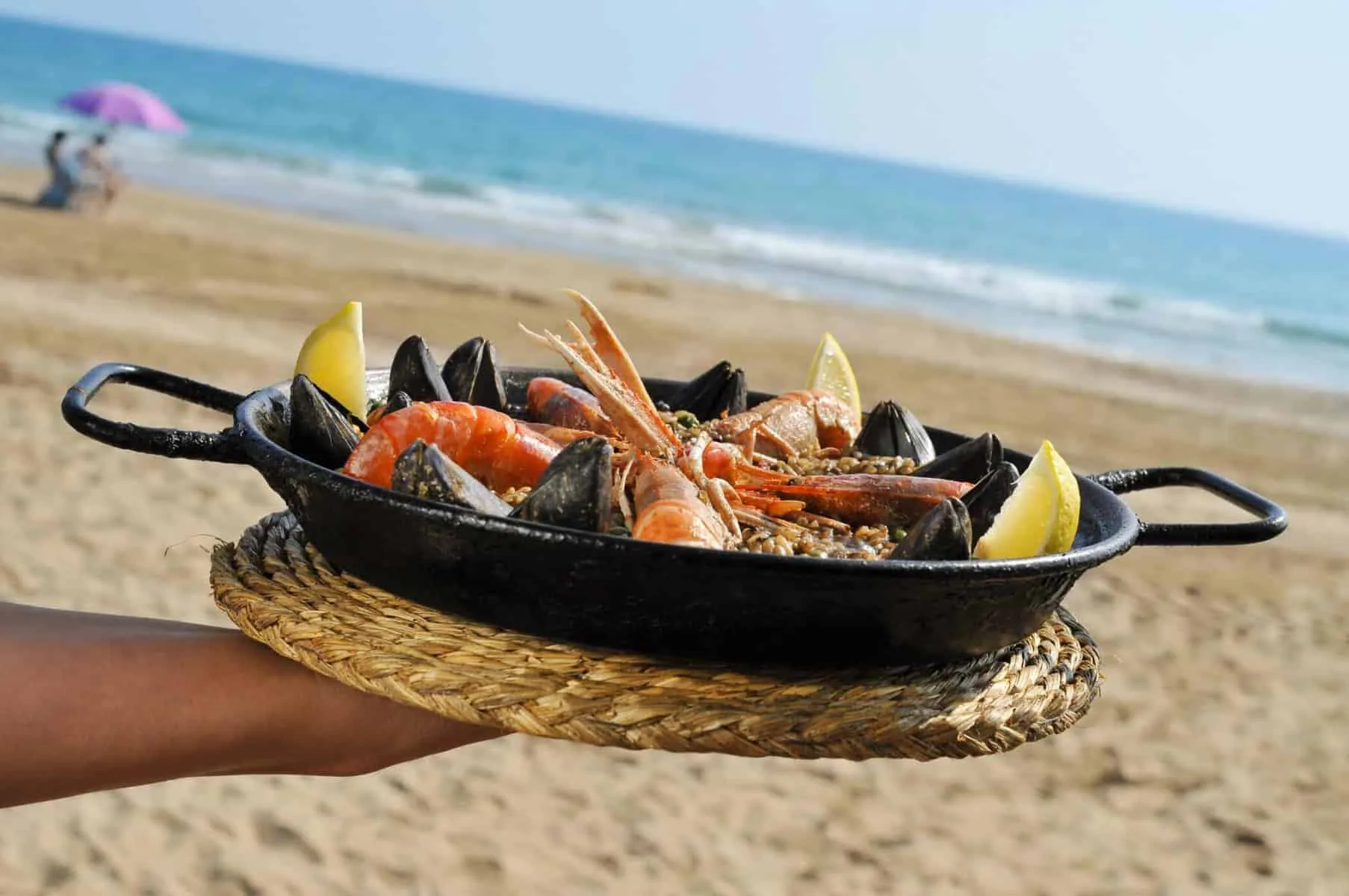 Paella, som de laver den autentisk i Spanien