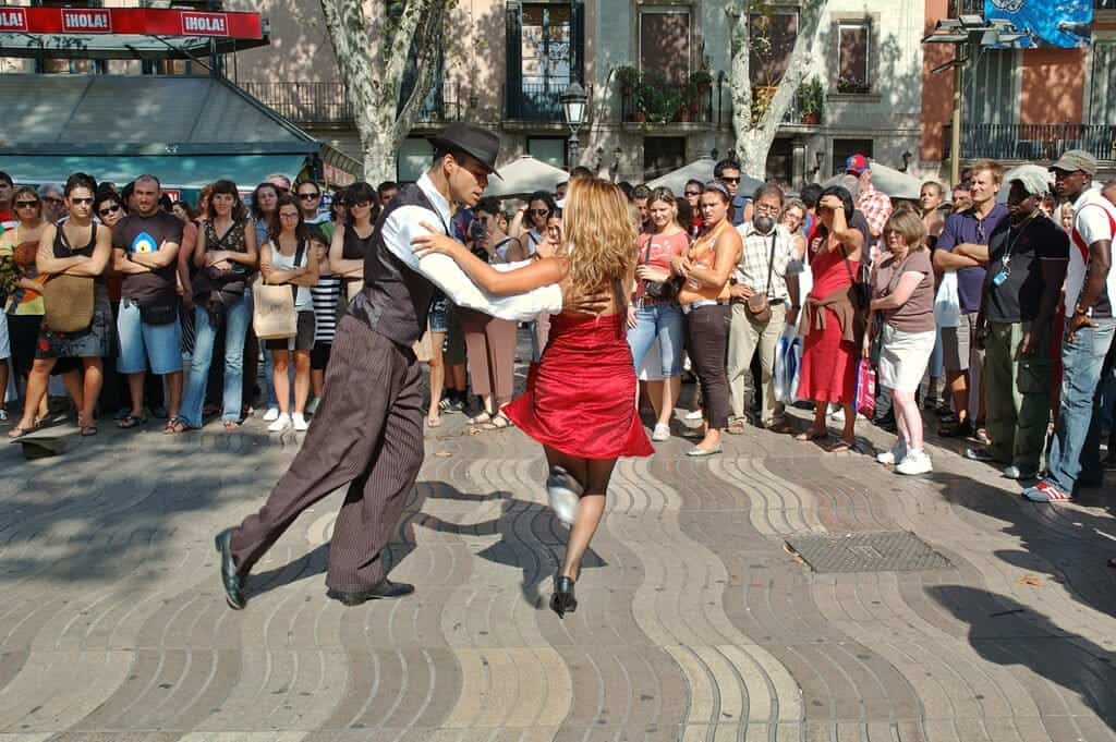 Folkedans i Barcelona, alle kan deltage Spanien