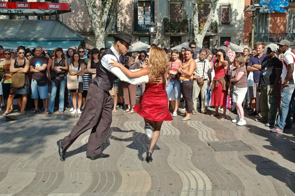 Folkedans i Barcelona, alle kan deltage Spanien