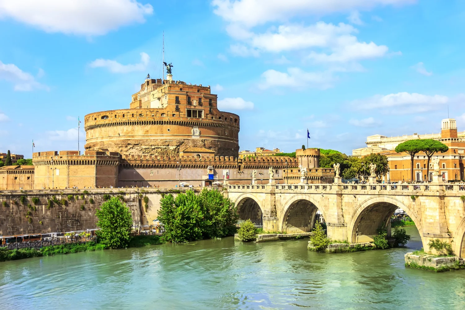 Øverst på Castel Sant'Angelo finder man en terrasse med en fantastisk udsigt over Rom