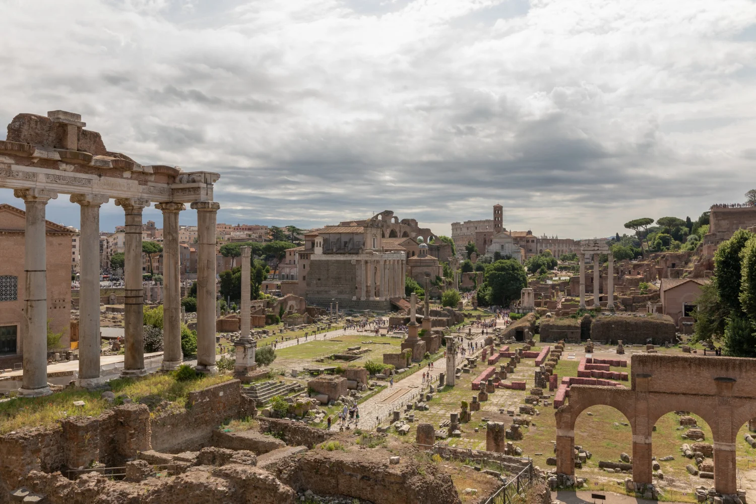 I dag er Forum Romanum et af de mest besøgte arkæologiske steder i verden.