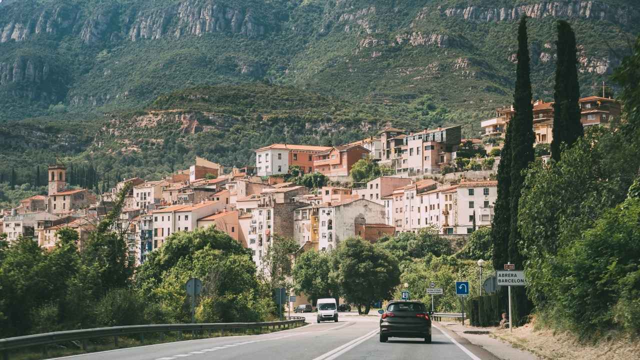 Flyve til el prat lufthavn i Barcelona og Montserrat er tilgængelig via billeje