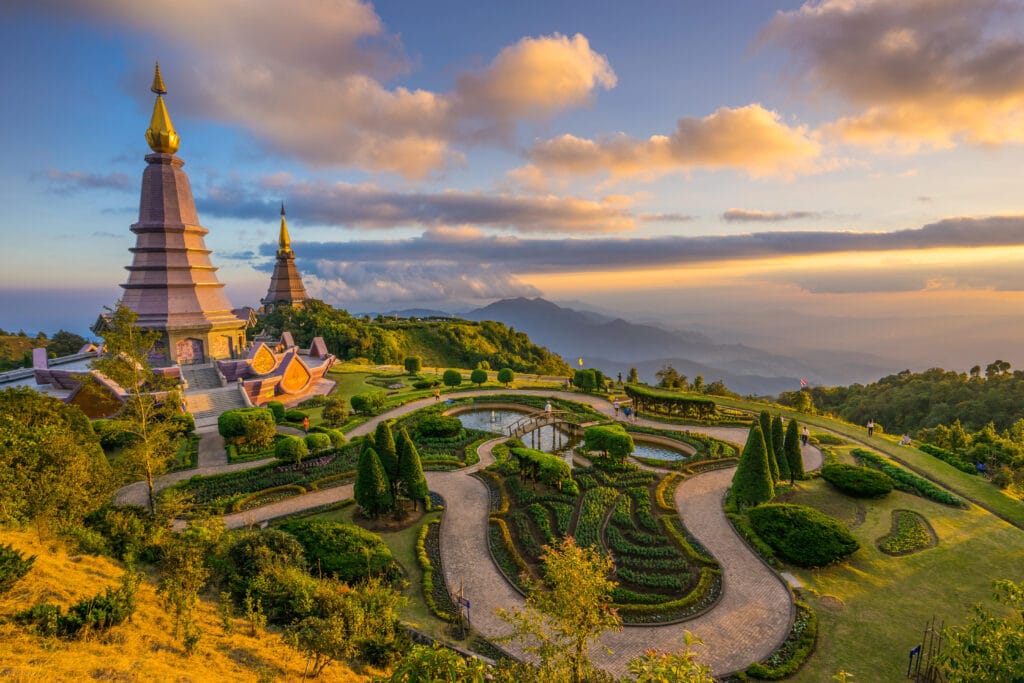 Landscape of Two Pagodas ved Doi Inthanon. Chiang Mai. Thailand.