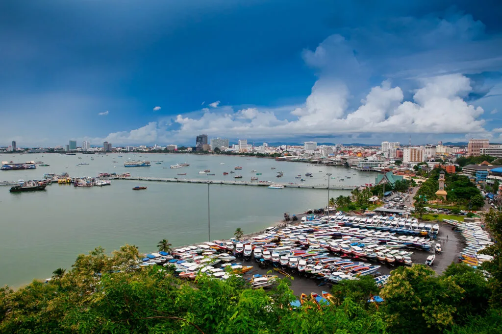 pattaya voksen strand mad — Pattaya, Thailands festligste bugt
