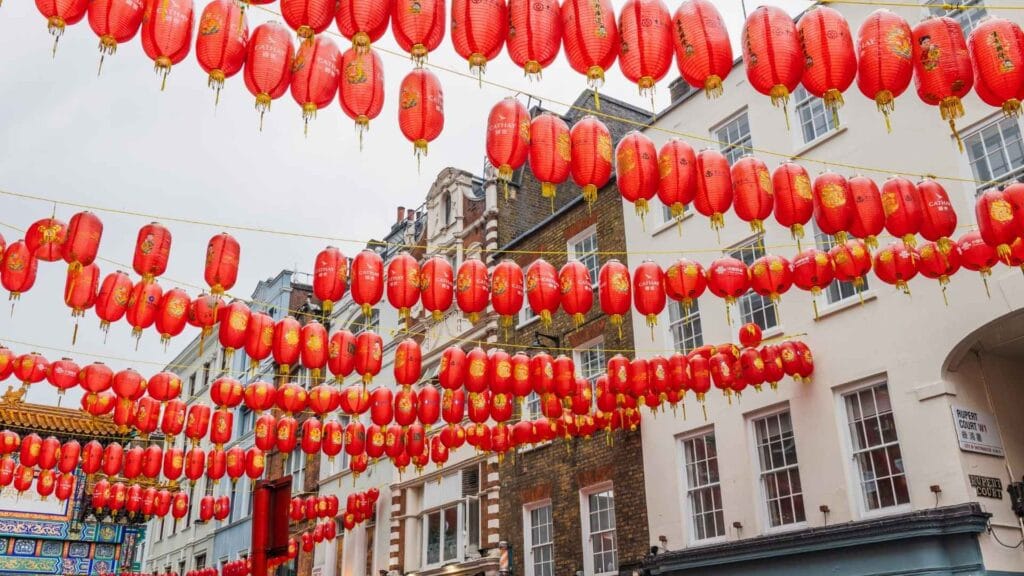 Chinatown i London med røde lanterner