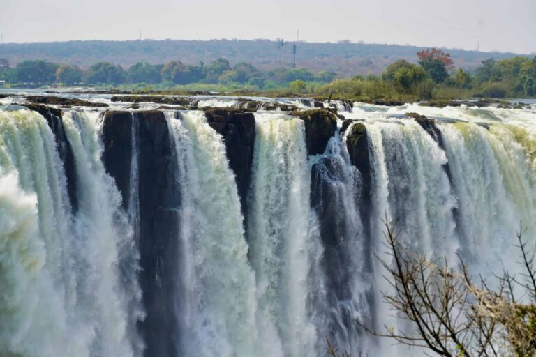 Awe inspiring Waterfalls of Victoria Falls