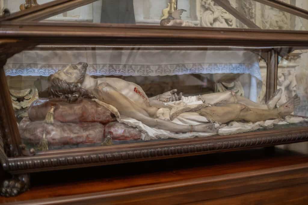 Cristo deposto i cartapesta - papmache - i kirken Santa Teresa i Lecce